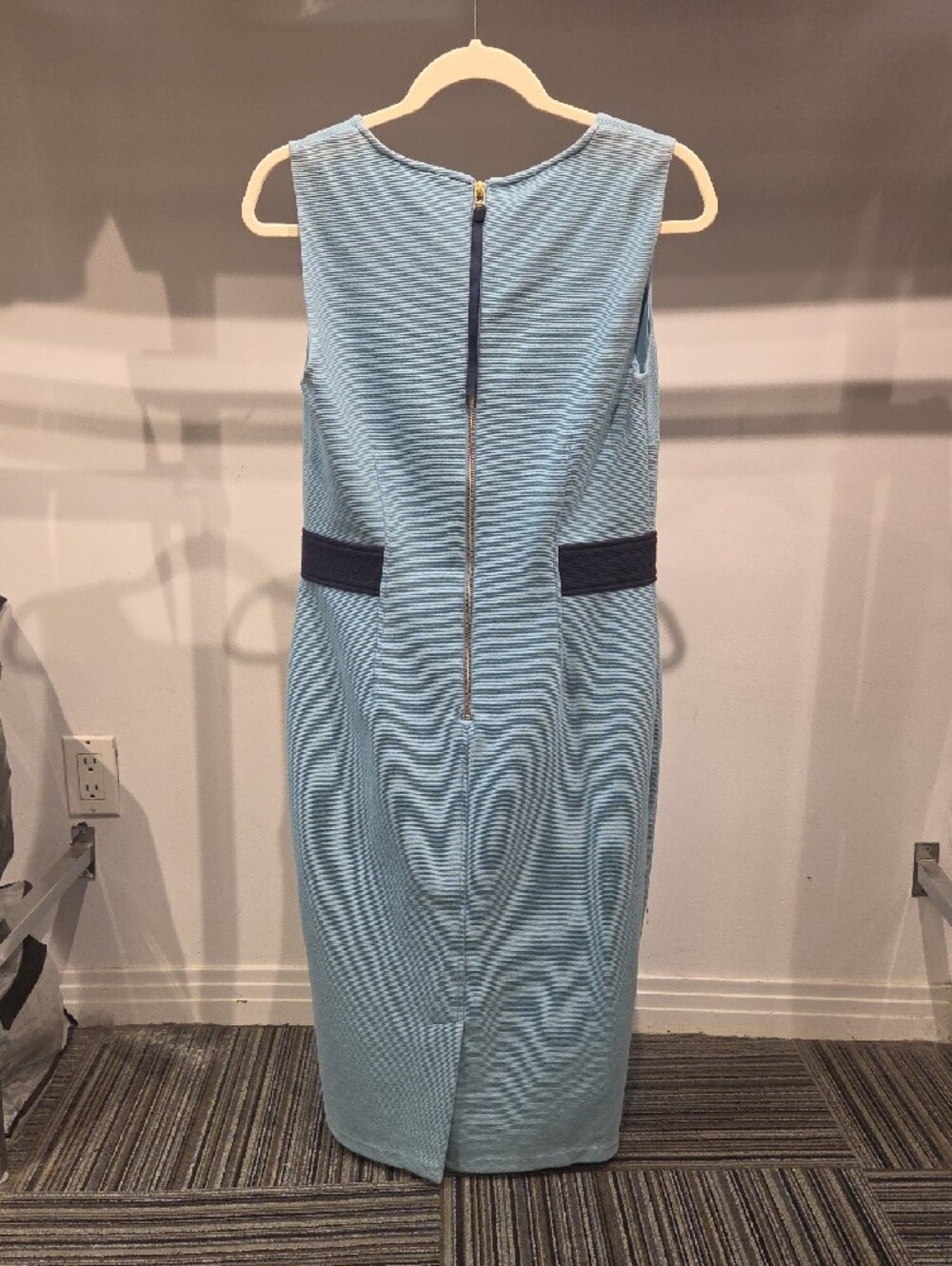 NWT Boden Light Blue Sleeveless Sheath Dress with Navy Waist Panels - Picture 4 of 4